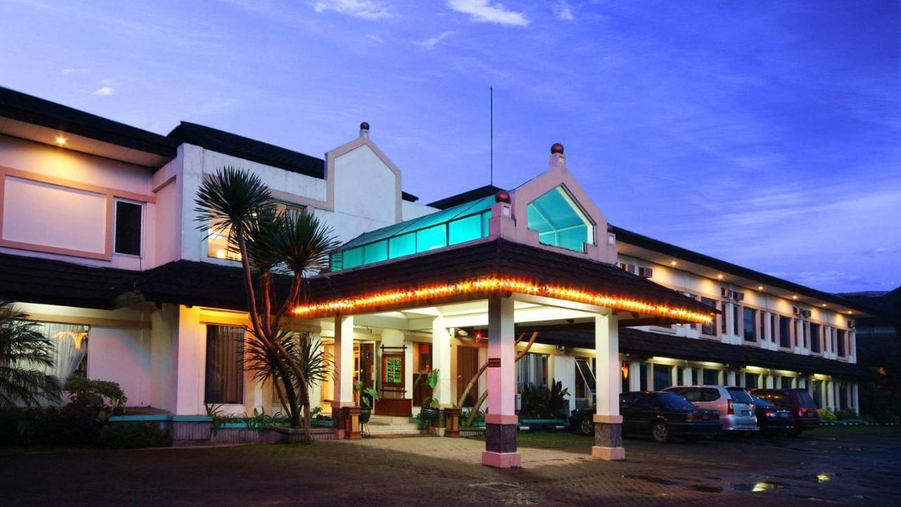 Hotel Parama Puncak Exterior foto